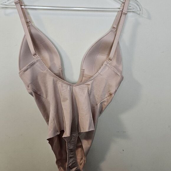 Spanx Suit Your Fancy Convertible Thong Bodysuit 10206R NWOT Womens  Tan Size Sm - Picture 2 of 4